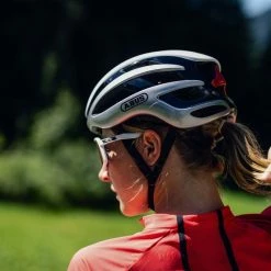 Abus Airbreaker Gleam Silver Cykelhjelm 14 Abus Airbreaker Gleam Silver Cykelhjelm -MIPS Cykelhjelme Salg 2023 abus airbreaker gleam silver cykelhjelm 2